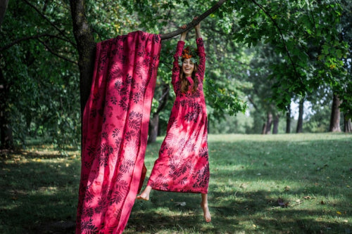 Natural Silk Options Promote Eco-Conscious Elegance