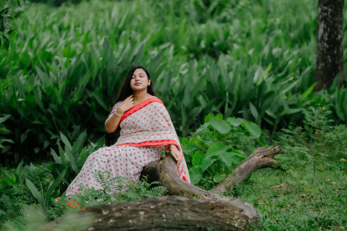 Crafting Linen Sarees for Summer Comfort in India