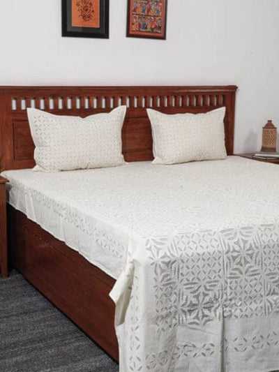 Aavaran Applique Double Bedsheet White
