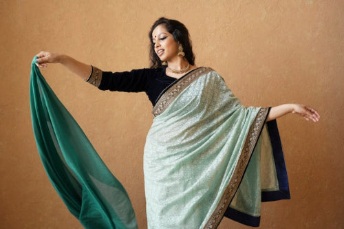 Maintaining Authenticity in Contemporary Linen Saree Designs