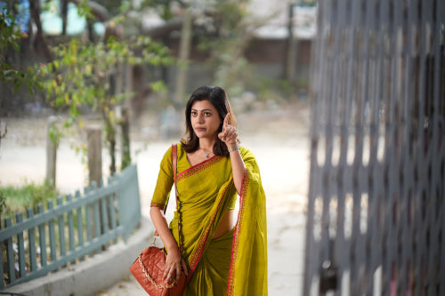 Linen Sarees for Office Wear: Combining Elegance and Comfort