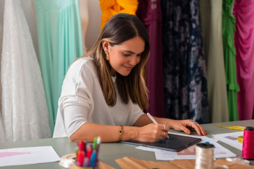 How Indian Designers Are Reviving Classic Weaving Techniques for Todays Fashion