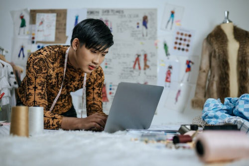 How E-Commerce is Shaping the Future of Handmade Apparel in India