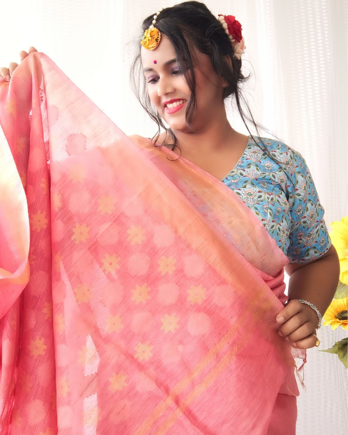 Ornamental Banarasi Silk Linen Pink Handloom Saree