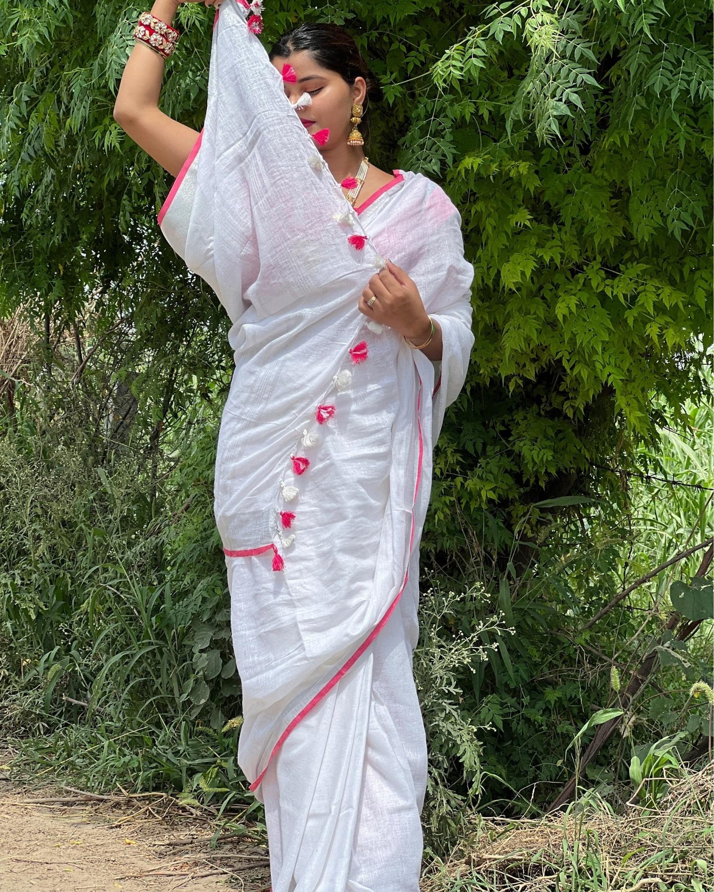 8498-Handwoven Pure Linen White Saree with Blouse