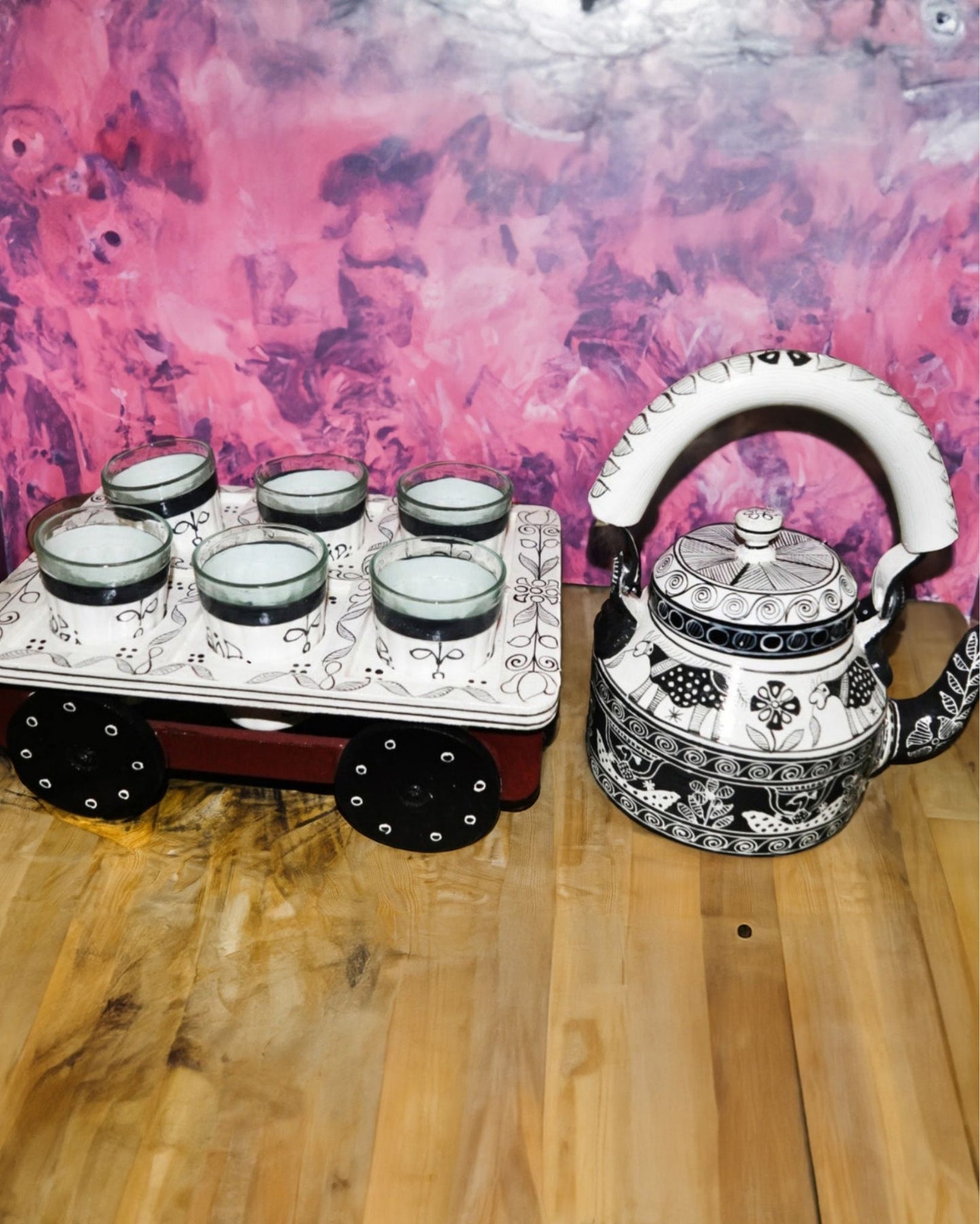 5054-Hand Painted Black and White coloured Aluminium Tea Kettle With 6 Glasses And Wooden Kart
