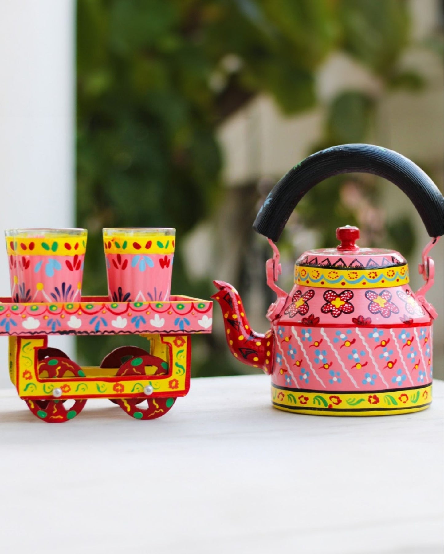 9150-Hand Painted Pink coloured Aluminium Tea Kettle With 6 Glasses And Wooden Kart