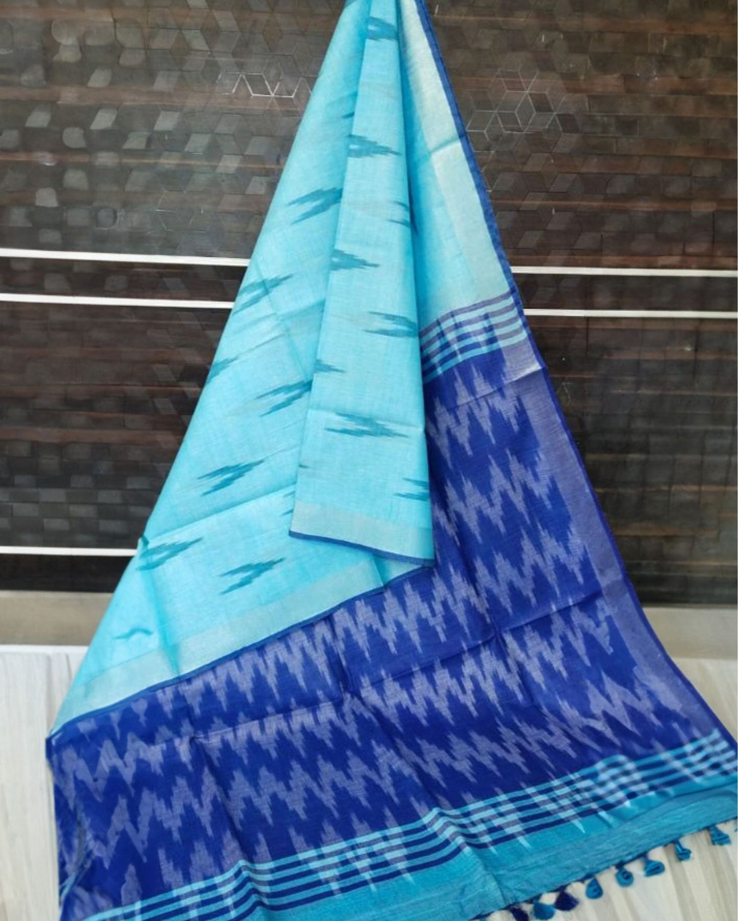 Natural Ikkat Slub Linen Handloom Blue Saree