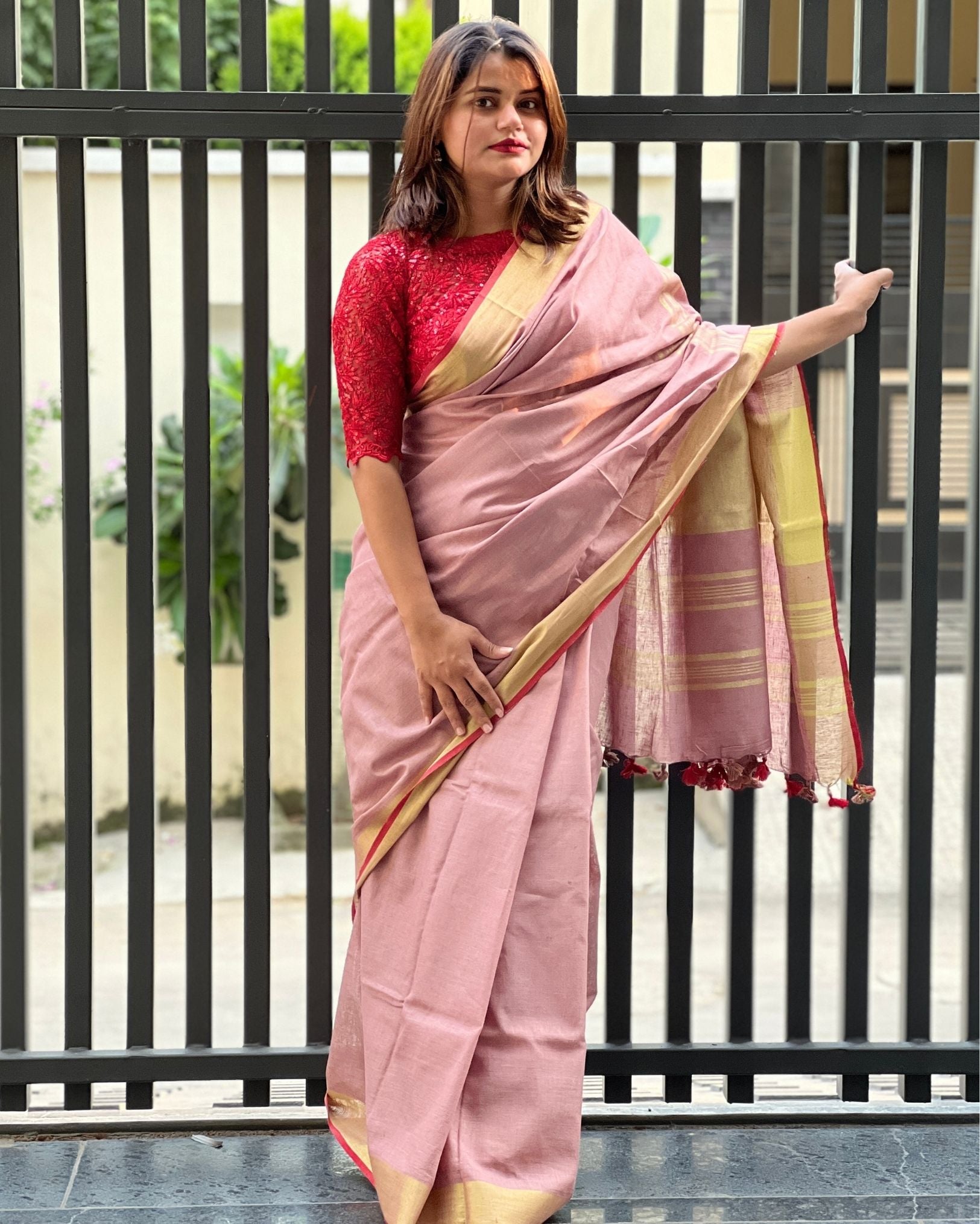 Handwoven Pure Linen Saree Dusky Pink Color with running Blouse - IndieHaat