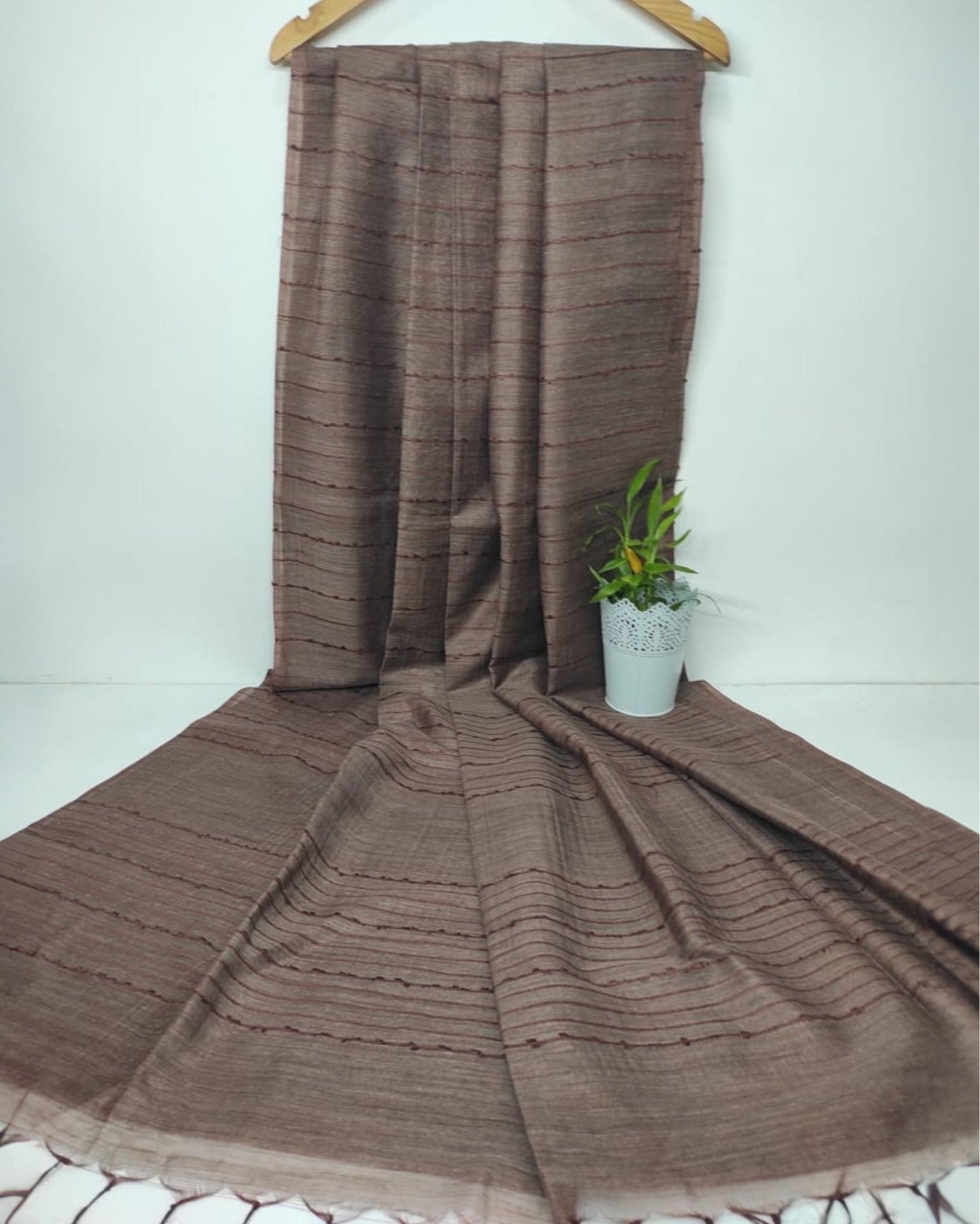 4531-Bansbara Tussar Silk Handloom Brown Plain Saree with Running Blouse