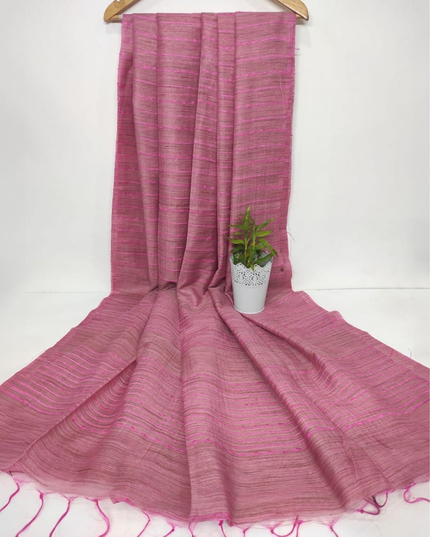 7413-Bansbara Tussar Silk Handloom Pink Plain Saree with Running Blouse