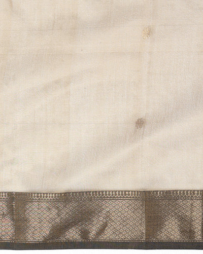 Quaint Maheshwari Pure Silk Butta Body Gray Saree