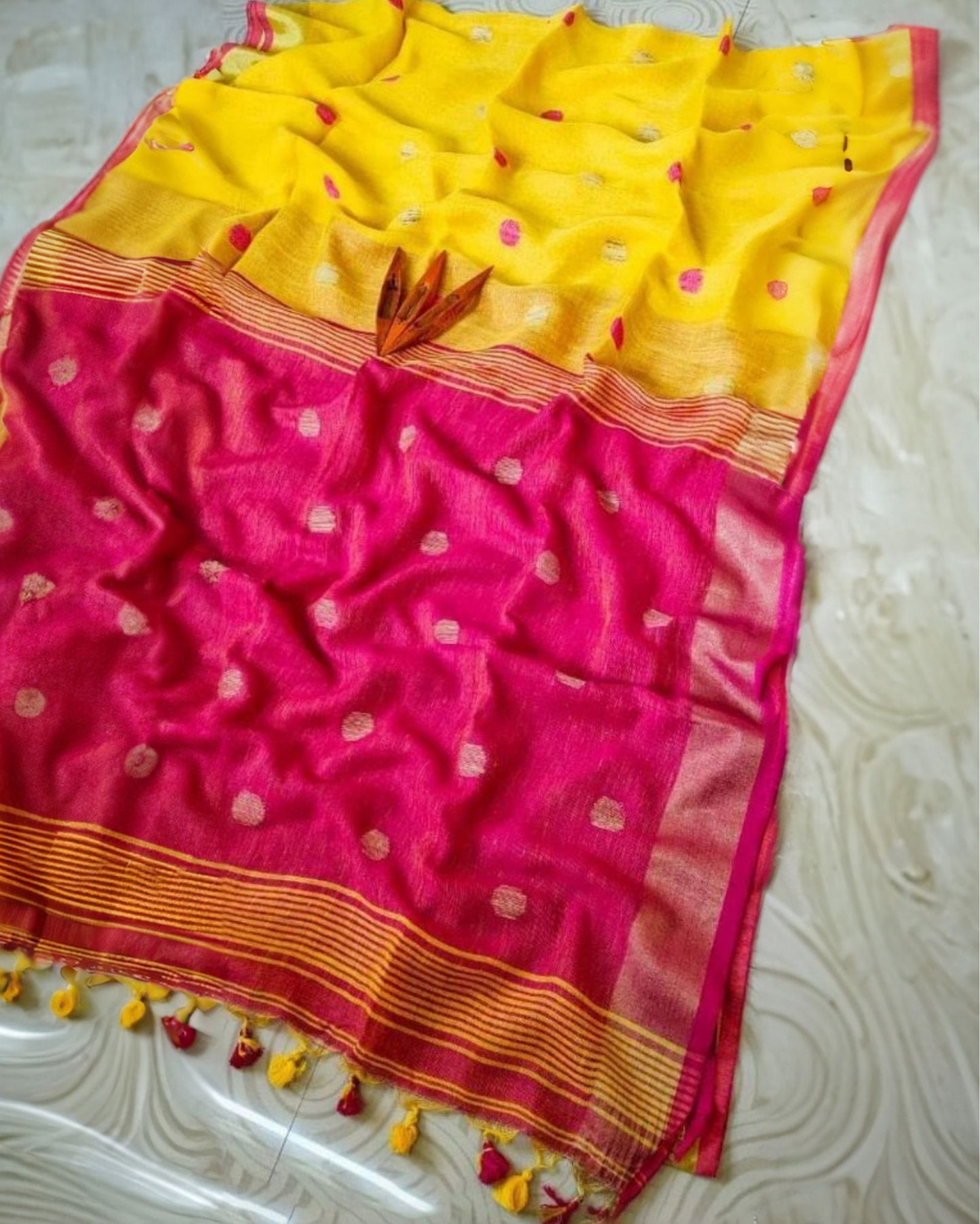 7806-Pure Linen Jacquard work Weaving Design Handloom Yellow and Pink Saree with Blouse