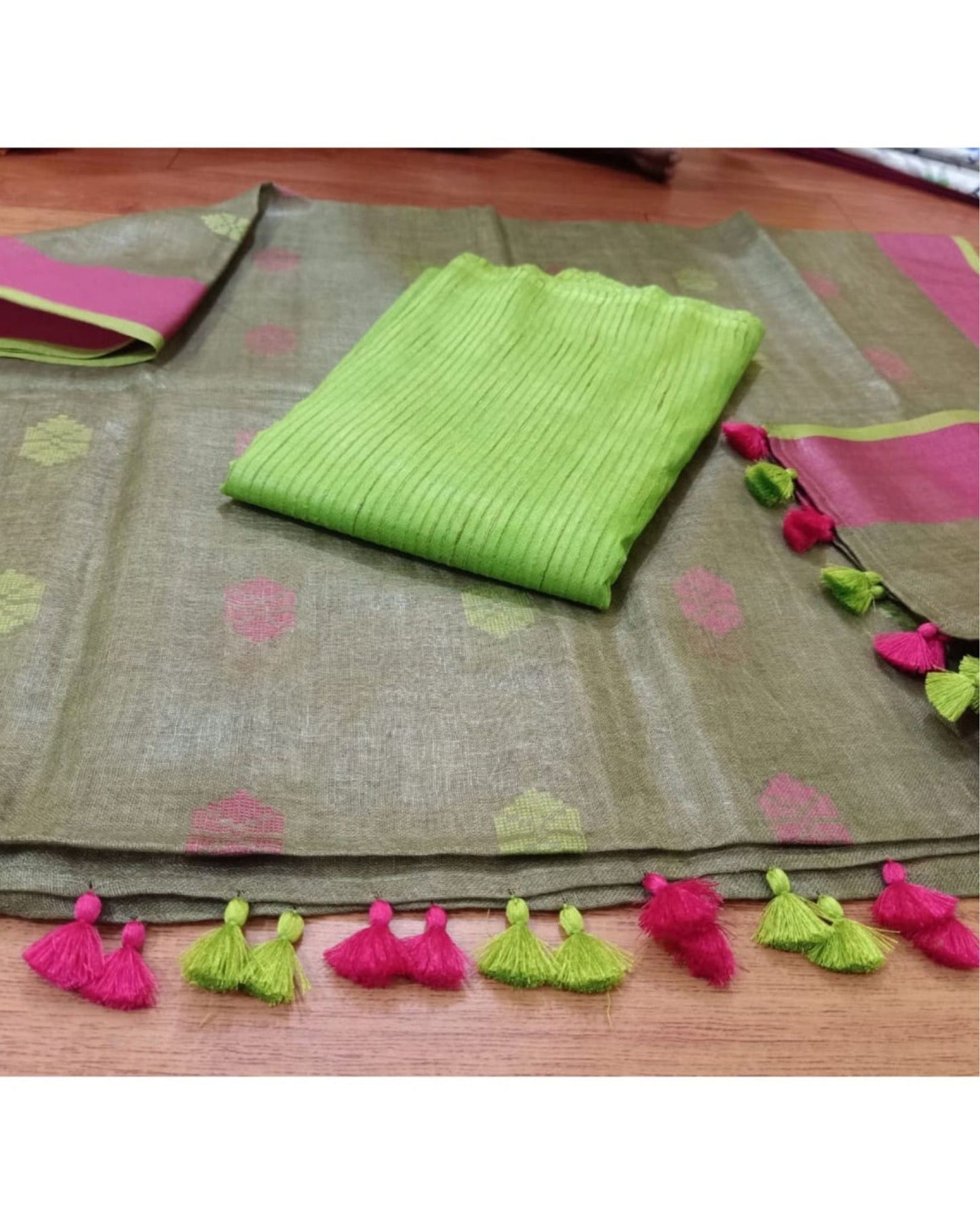 6165-Handwoven Pure Linen Green Dupatta Set with Katan Fabric Green Top