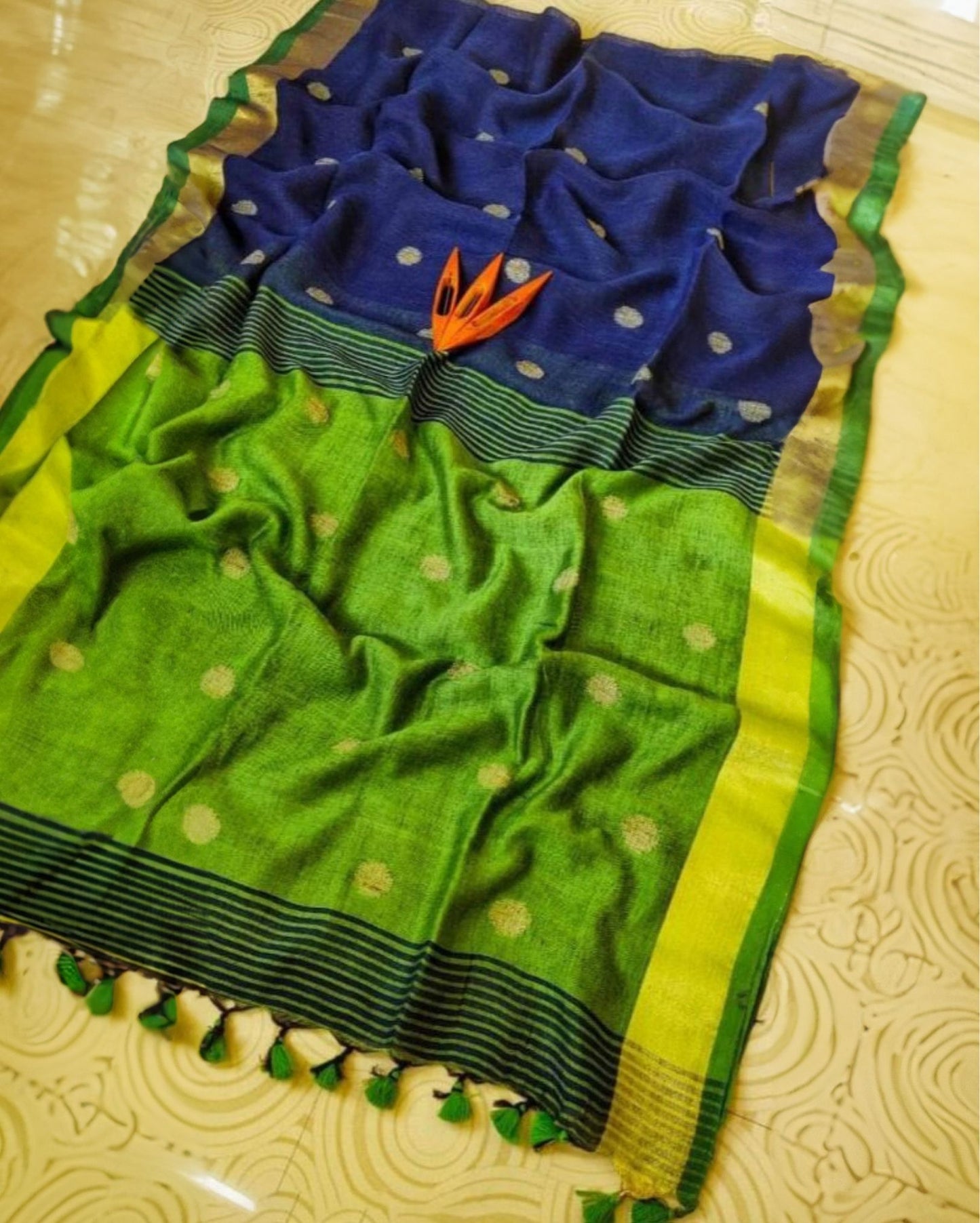 2611-Pure Linen Jacquard work Weaving Design Handloom Blue and Green Saree with Blouse