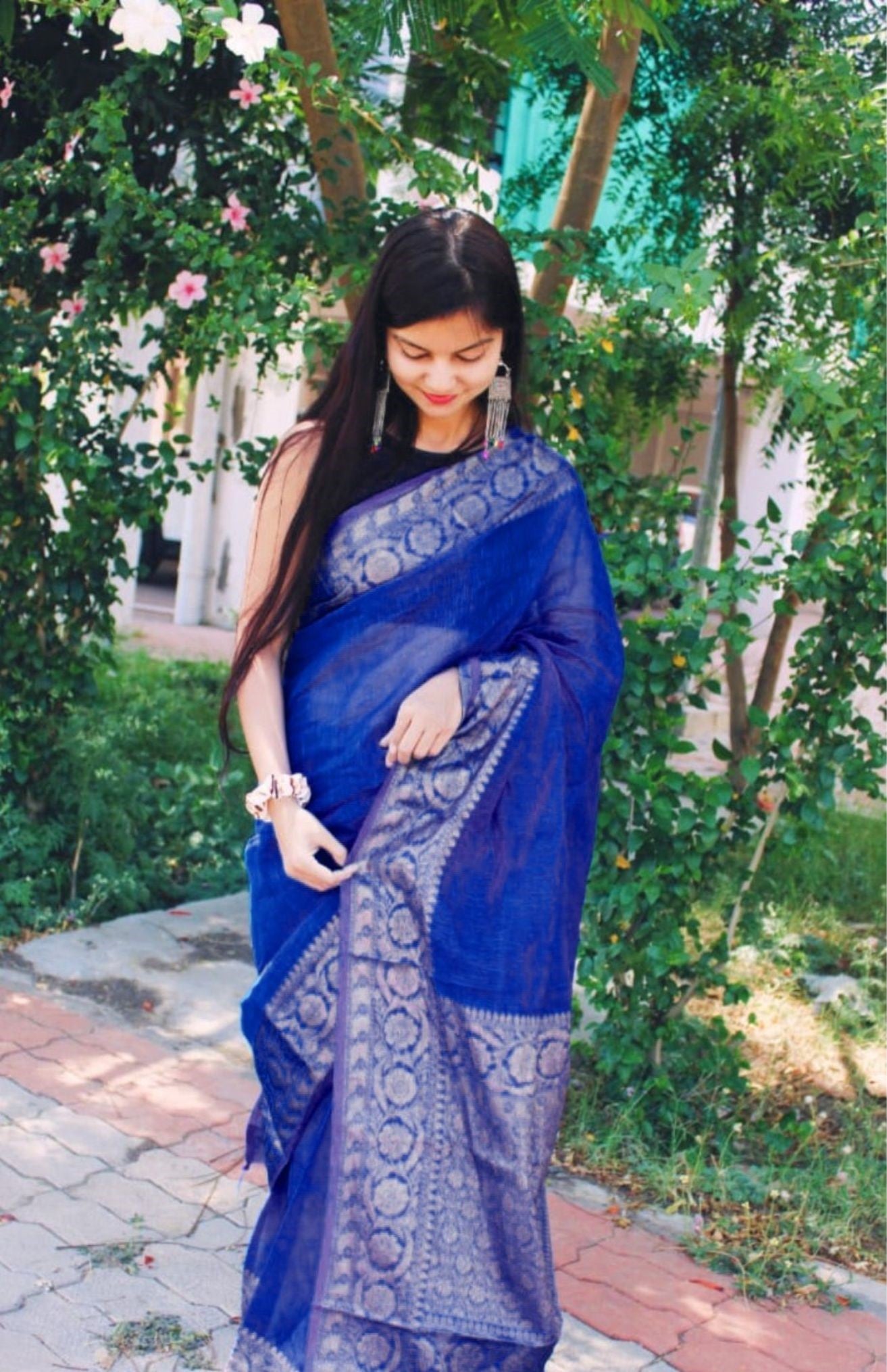 Beaming Banarasi Silk Linen Blue Handloom Saree