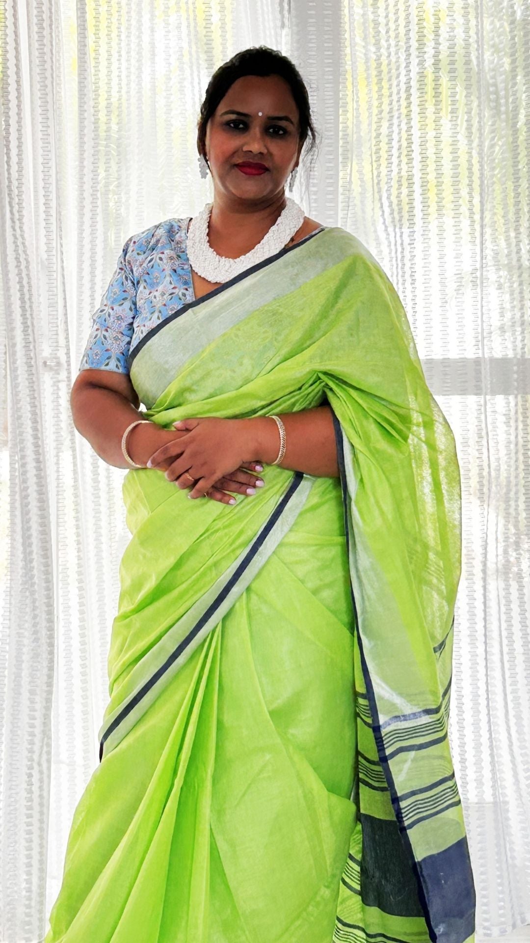 6597-Handwoven Pure Linen Green Saree with Blouse