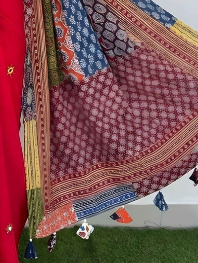 Indiehaat | Pure Mul Cotton Kantha Saree Red