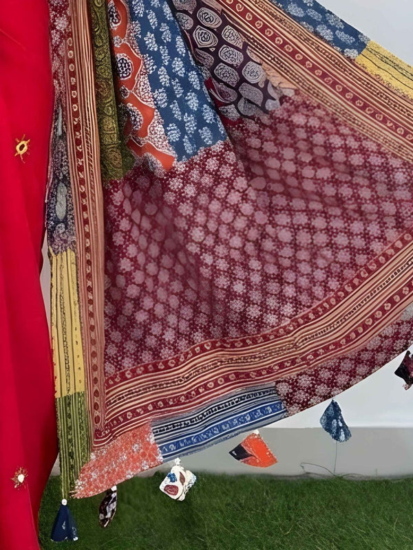 Indiehaat | Pure Mul Cotton Kantha Saree Red