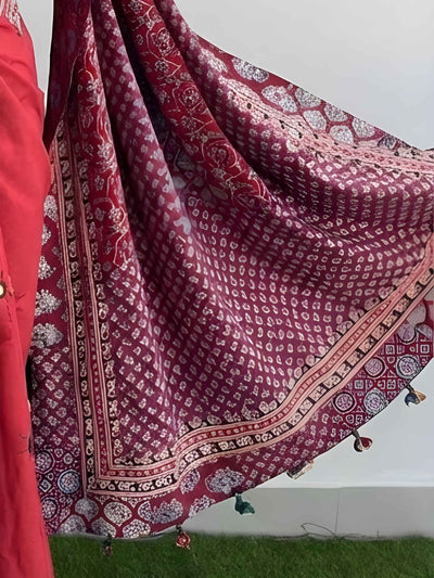 Indiehaat | Pure Mul Cotton Kantha Saree Red