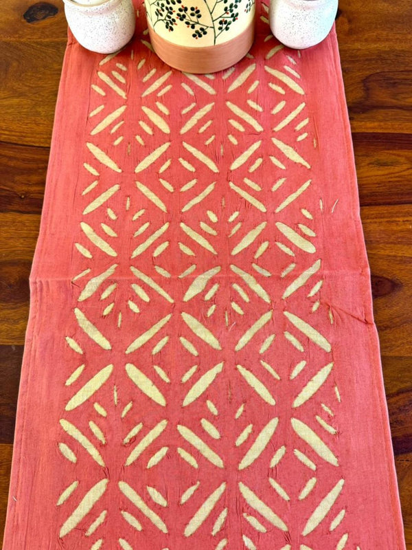 Indiehaat | Applique Cotton Table Runner & Mat Set Peach