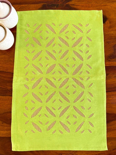Indiehaat | Applique Cotton Table Runner & Mat Set Green