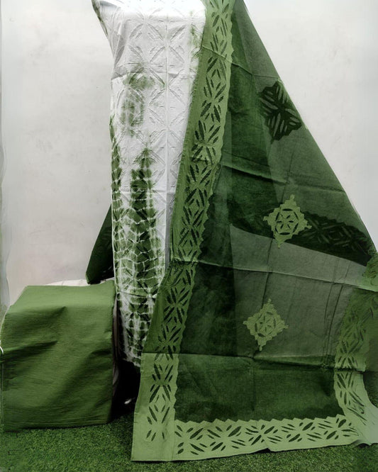 Indiehaat | Cotton Applique Suit Set Shibori Dyed White Top with Dark Green Bottom and Dupatta