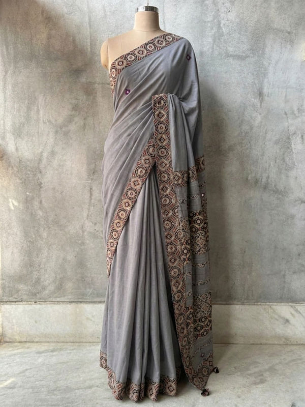 Indiehaat | Ajrakh Patch Work Pure Mul Cotton Saree Gray