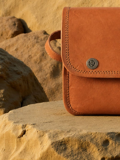 Indiehaat | Pure Leather Sling Bag Oak Brown