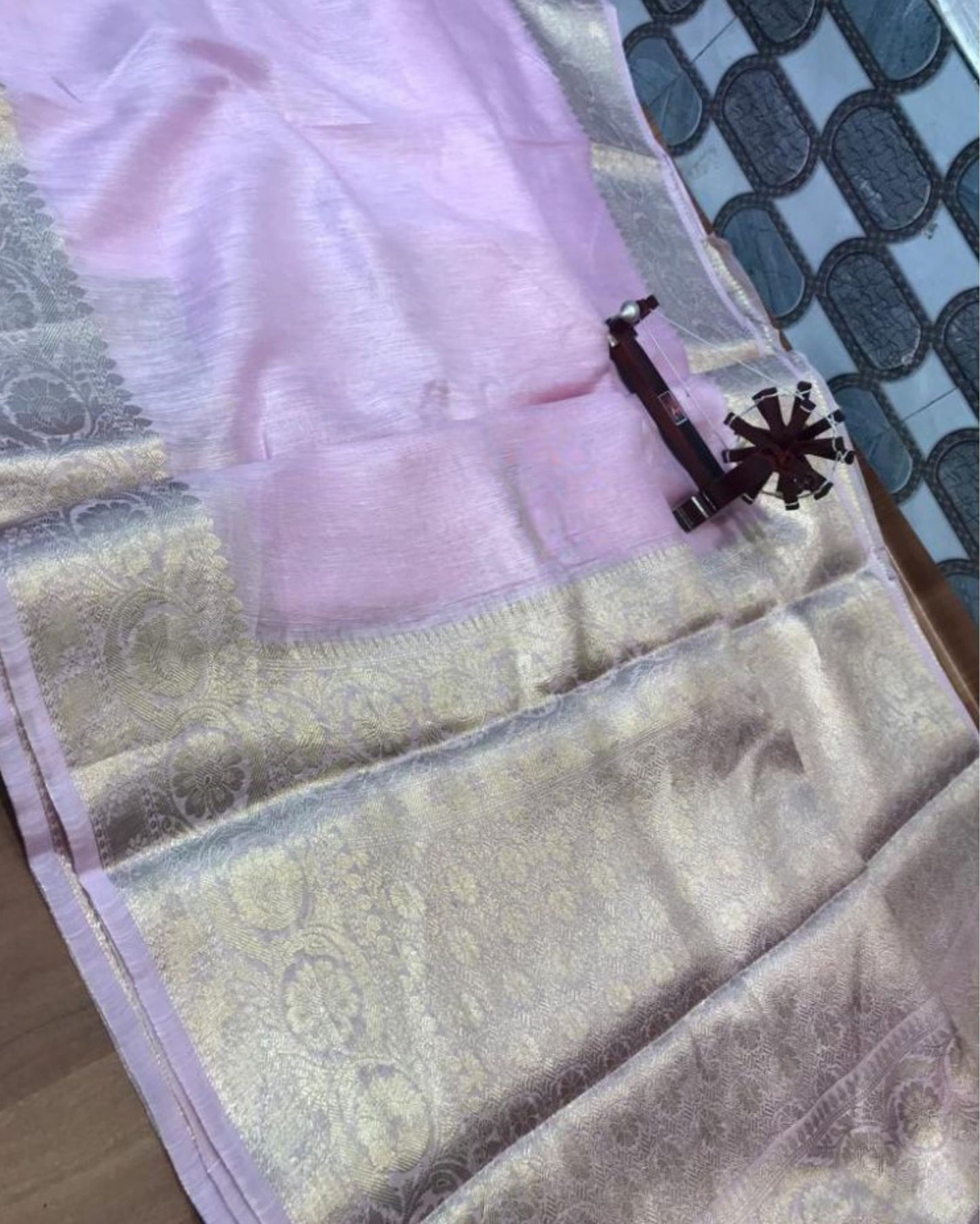 8656-Silk Linen Banarasi Brocade Handloom Violet Saree with Blouse