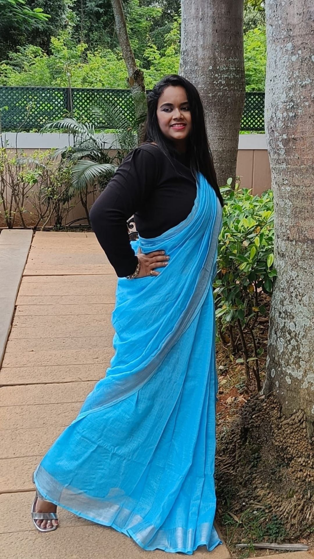 Alluring Handwoven Pure Linen Blue Saree