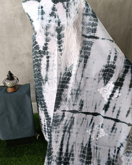 Indiehaat | Cotton Applique Suit Set Shibori Dyed White Top with Gray Bottom and Dupatta