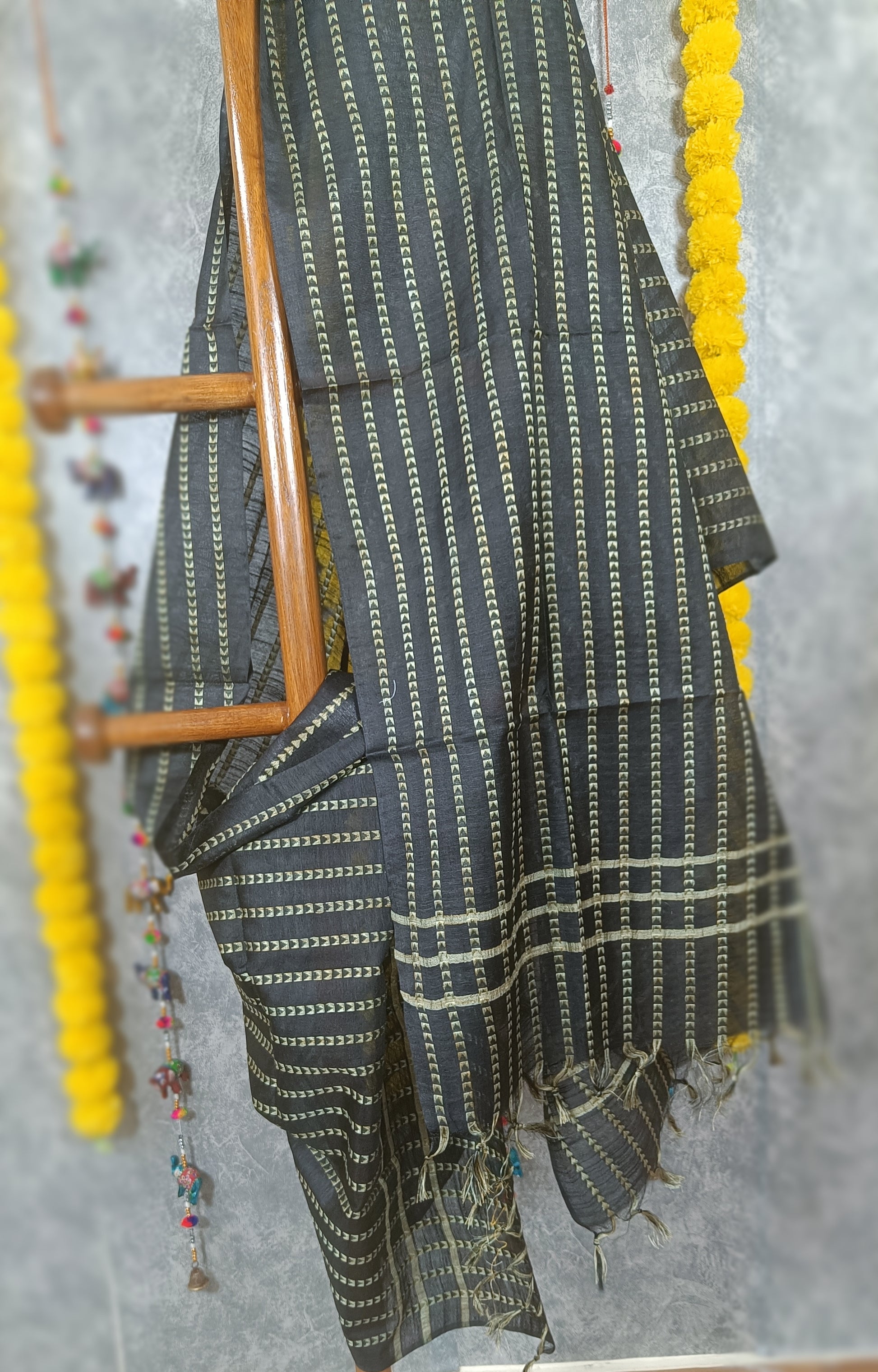 Katan Silk Banarasi Brocade Dupatta Black Color - IndieHaat