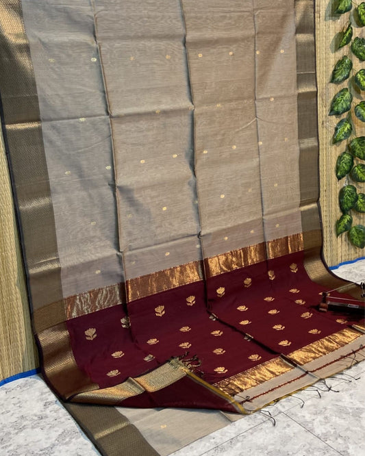Maheshwari Handloom Handwoven Saree Pastel Grey Color Double Design Zari Border with flower buti pallu and contrast blouse - IndieHaat